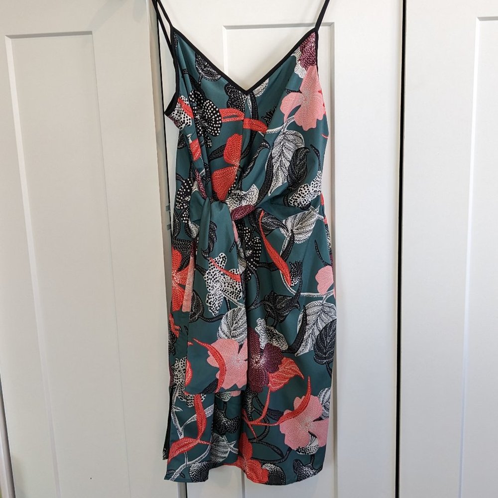 Adelyn Rae Stevie tie floral wrap dress